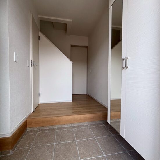 (玄関) (玄関)