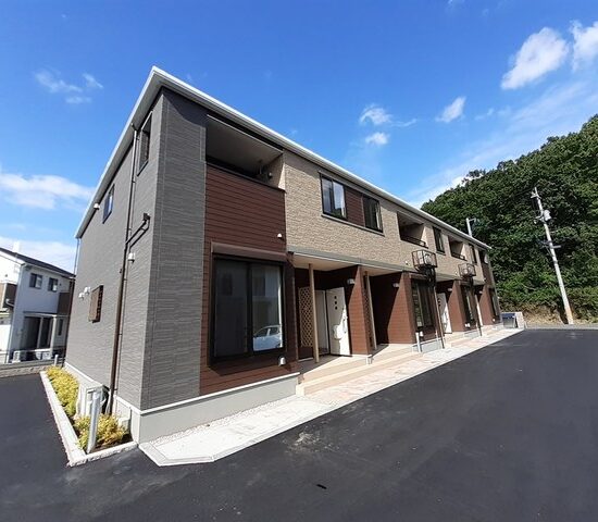 サンシャインヒルズ 201号室