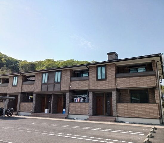 サンファミール西辛川 102号室