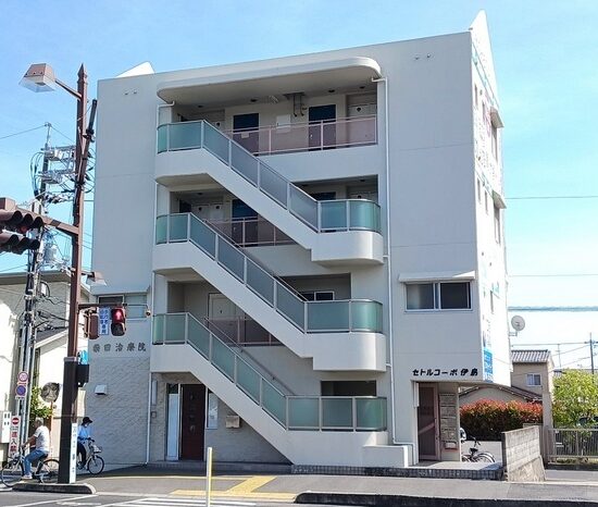 セトルコーポ伊島 301号室