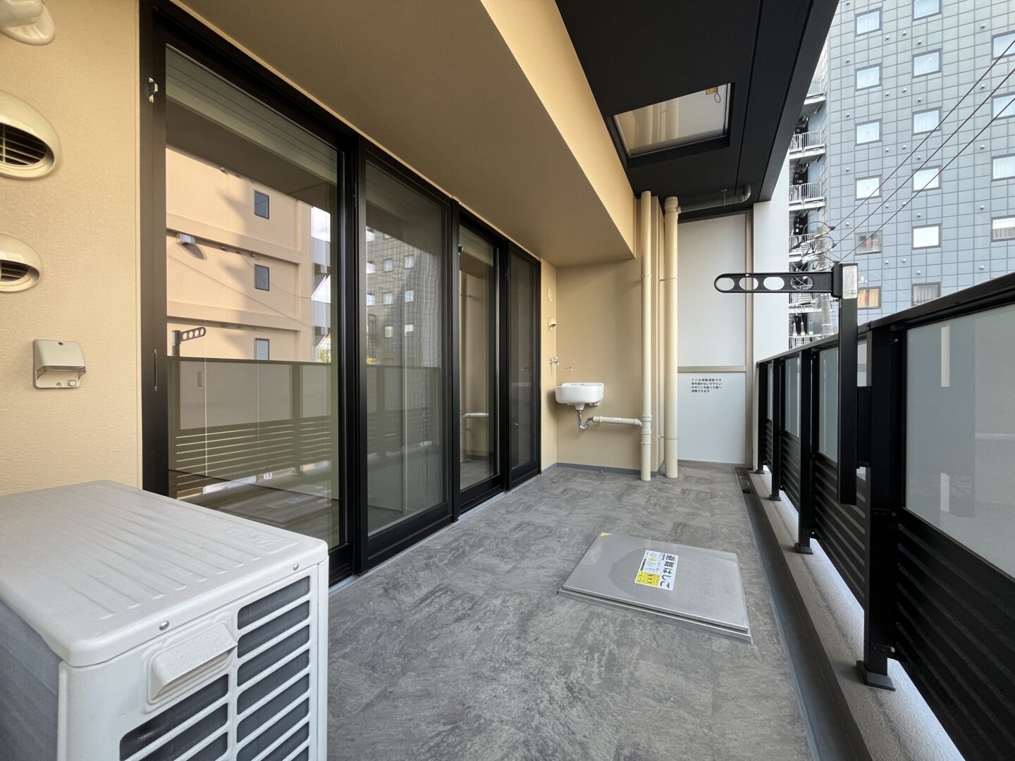 バルコニー バルコニー