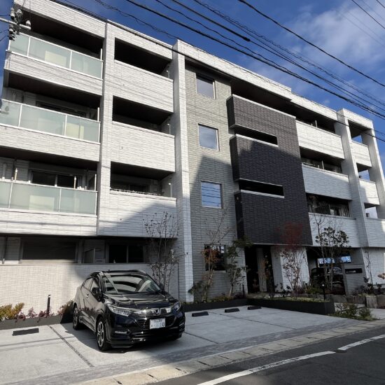 シャーメゾン上中野 ２０１号室