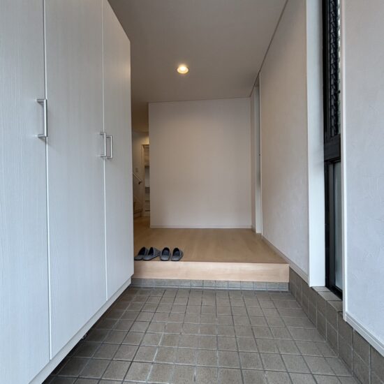 (玄関)