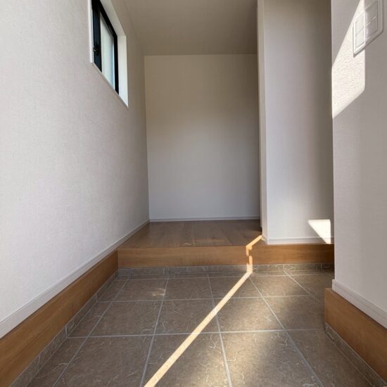 (玄関) (玄関)