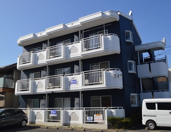 レーヴ  301